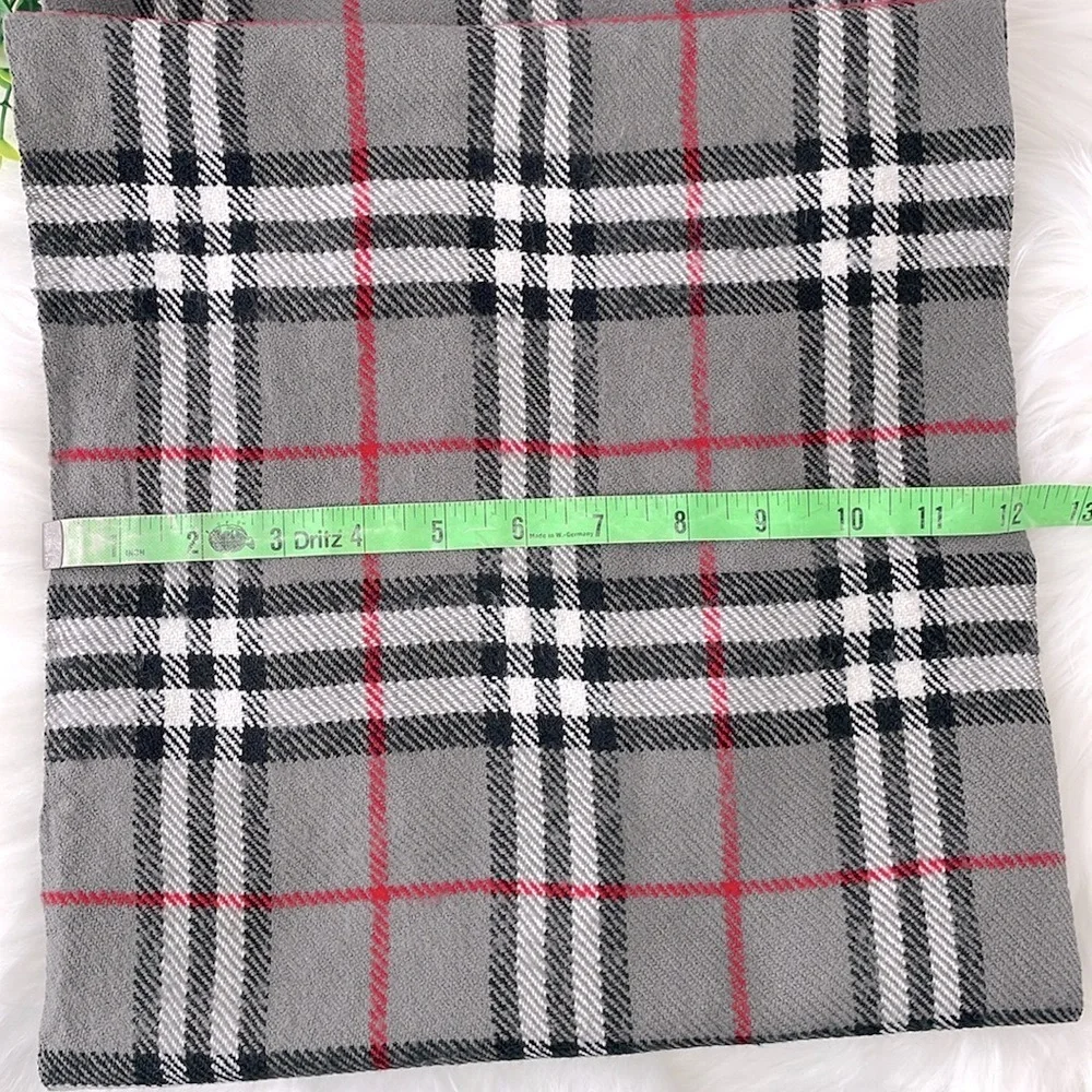 Burberrys Gray 100% Lambswool‎ Scarf